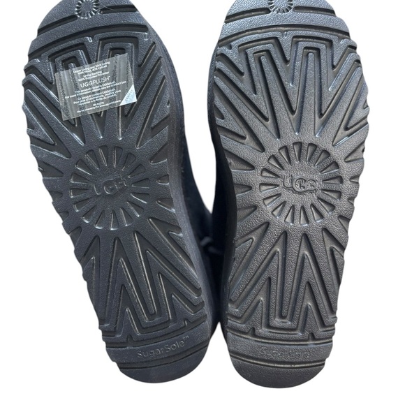 UGG BLACK SUEDE CLASSIC MINI 2" PLATFORM ANKLE BOOTS, WOMEN US 9 - Picture 6 of 6